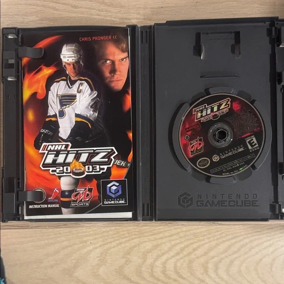 Nintendo GameCube NHL Hitz 2003 - Black and Blue CIB - Picture 2 of 4
